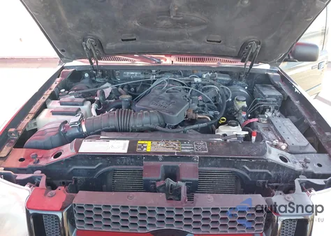 2002 Ford Explorer Sport Trac z USA, uszkodzony, nr VIN 1FMZU77E92UD24044